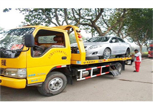 八步附近24小时汽车拖车服务热线