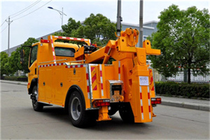 八步高速路拖车费