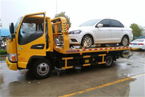 八步附近拖车救援24小时服务热线